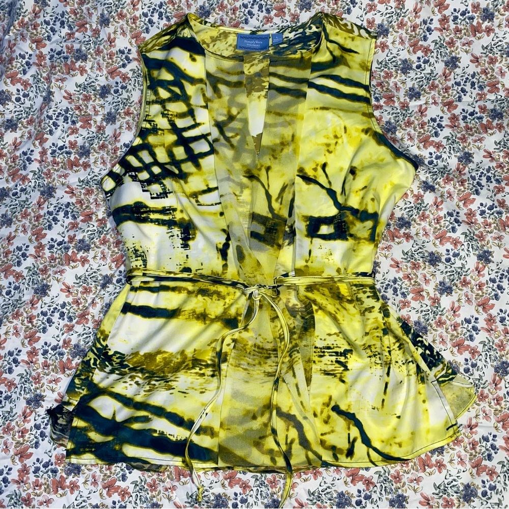 Simply Vera Vera Wang Abstract Yellow Vest Blouse